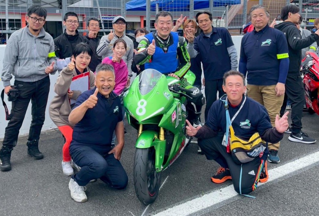 チームメンバー集合写真